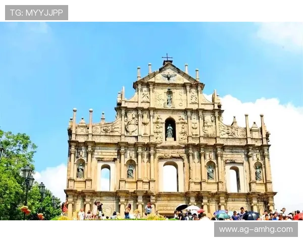 澳门带皇冠的大楼在澳门旅游中的地位与影响,成为游客必访的文化地标 澳门带皇冠的大楼在澳门旅游中的地位与影响,成为游客必访的文化地标